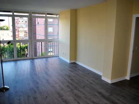 Piso en avenida Cantabria, 32