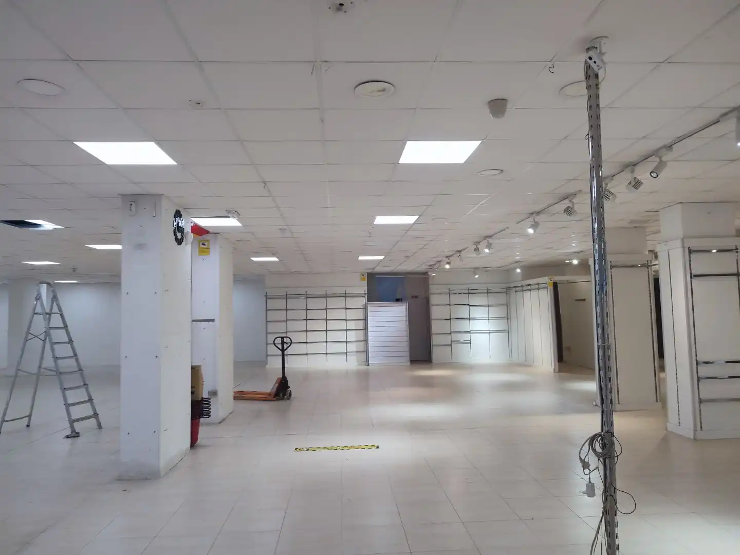 Local comercial en  N-340 12 - Foto 8