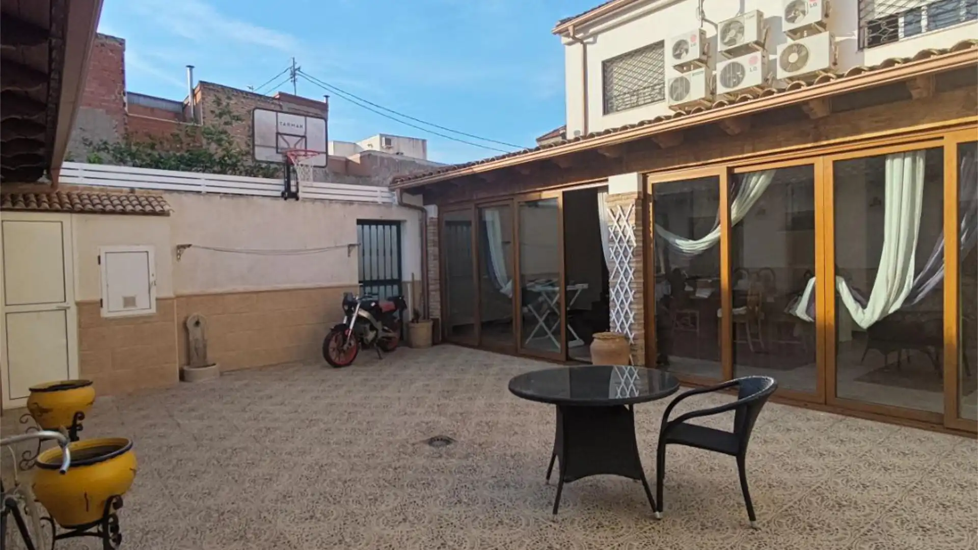 Casa adosada en  Calle Carrascos 18 - Foto 2