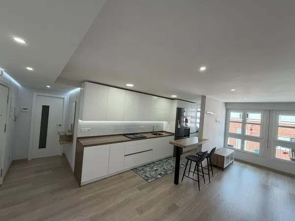 Piso en calle Pintor Almela Costa, 6