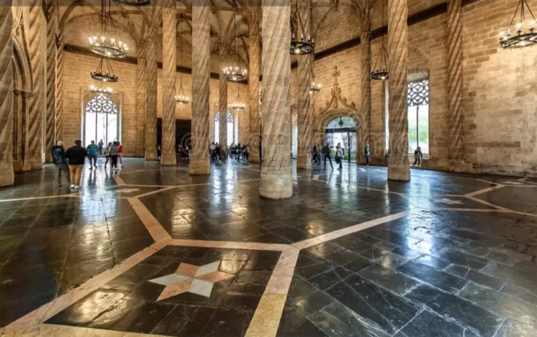 Planta baja en  Carrer de Betlem 5 - Foto 2