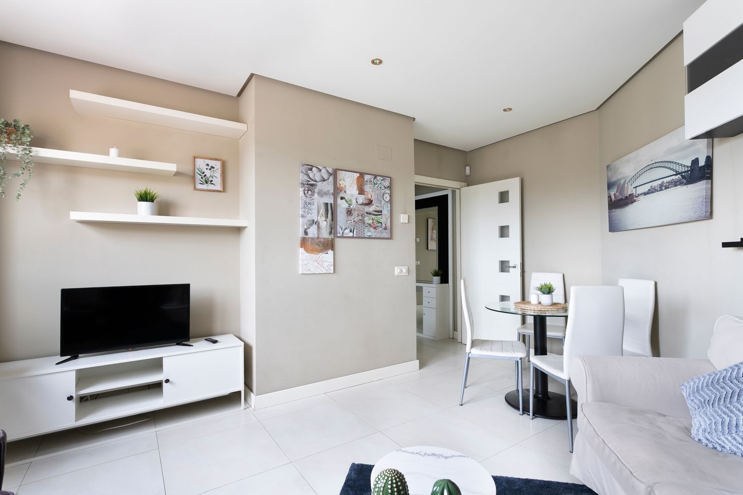 Piso en calle de Ana de Austria, 101 -111 - Foto 4