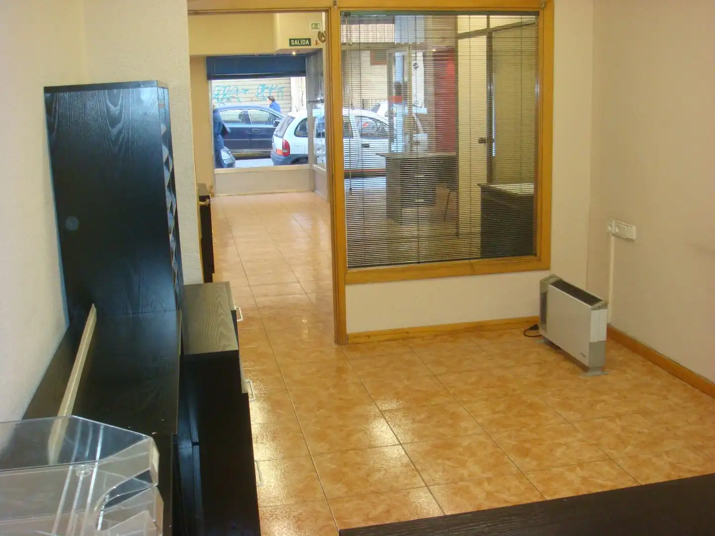 Local comercial en  Carrer de Peris Brell 3 - Foto 2