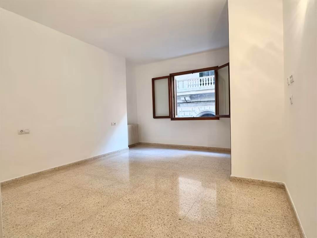 Piso en  Carrer de la Reina Esclaramunda 6 - Foto 5