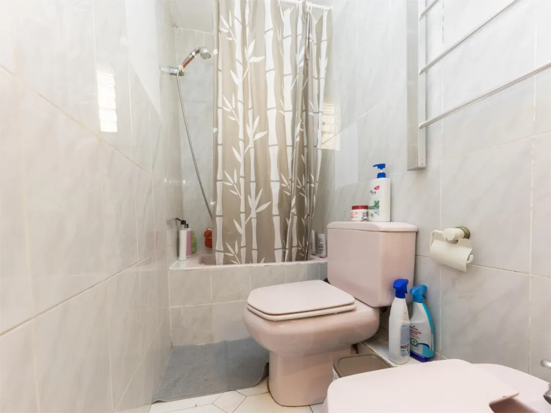 Piso en  Carrer de Pere Masallach 6 - Foto 8