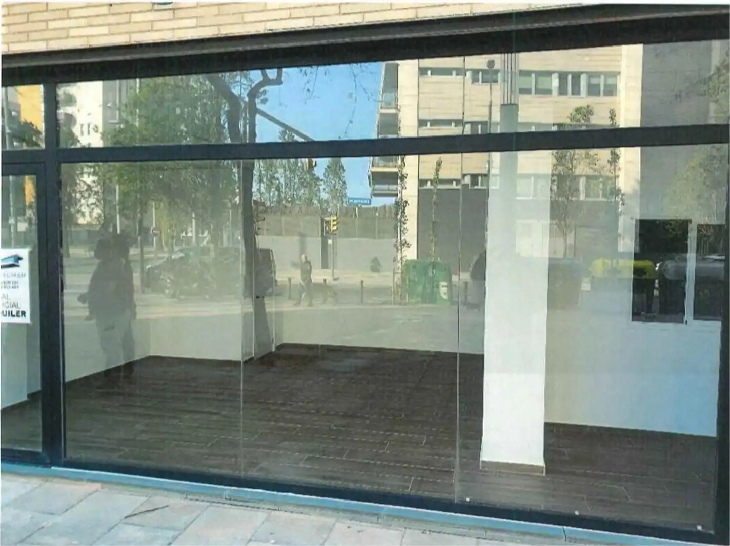 Local comercial en  Carrer de Ramon Llull 480 - Foto 2