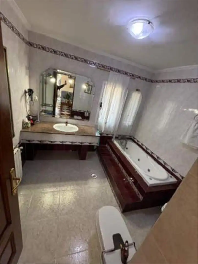Casa adosada en CHALET EN MALPARTIDA DE CÁCERES - Foto 5