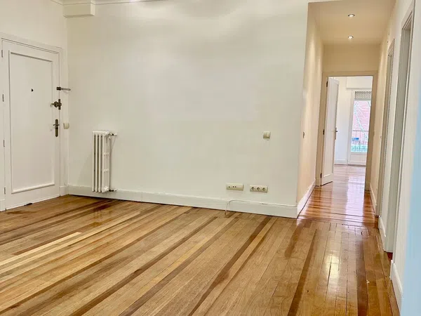 Piso en calle de Santiago Bernabéu, 6