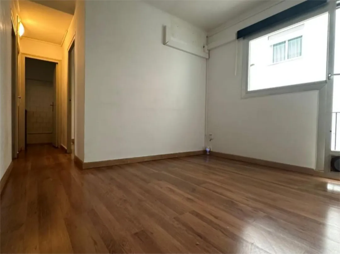 Piso en  Carrer de Josep Sangenís 46 - Foto 8