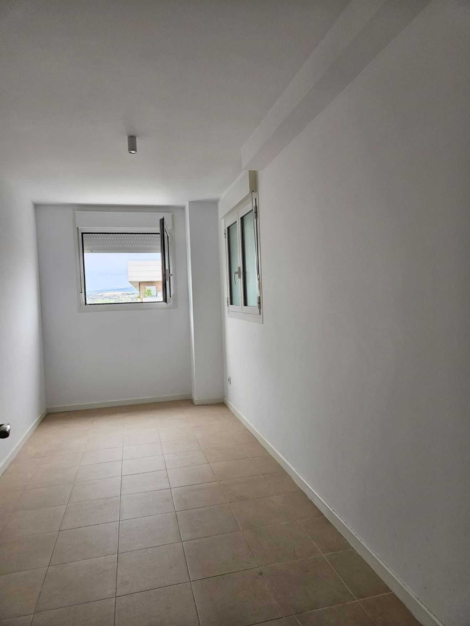 Piso en avenida de Castilla y León, 9 , piso 6º exterior - Foto 3