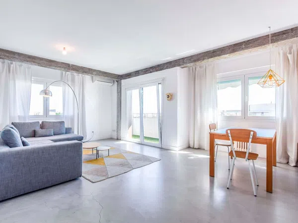 Piso en calle de Bustamante, 15