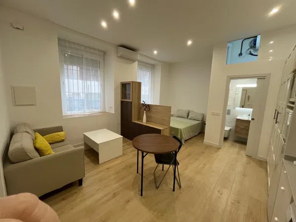 Estudio en calle de Antonio Pérez, 17