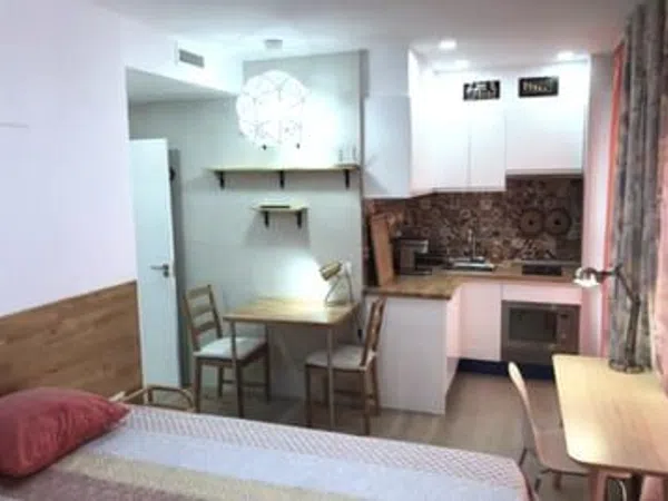 Estudio en calle de Viana, 18