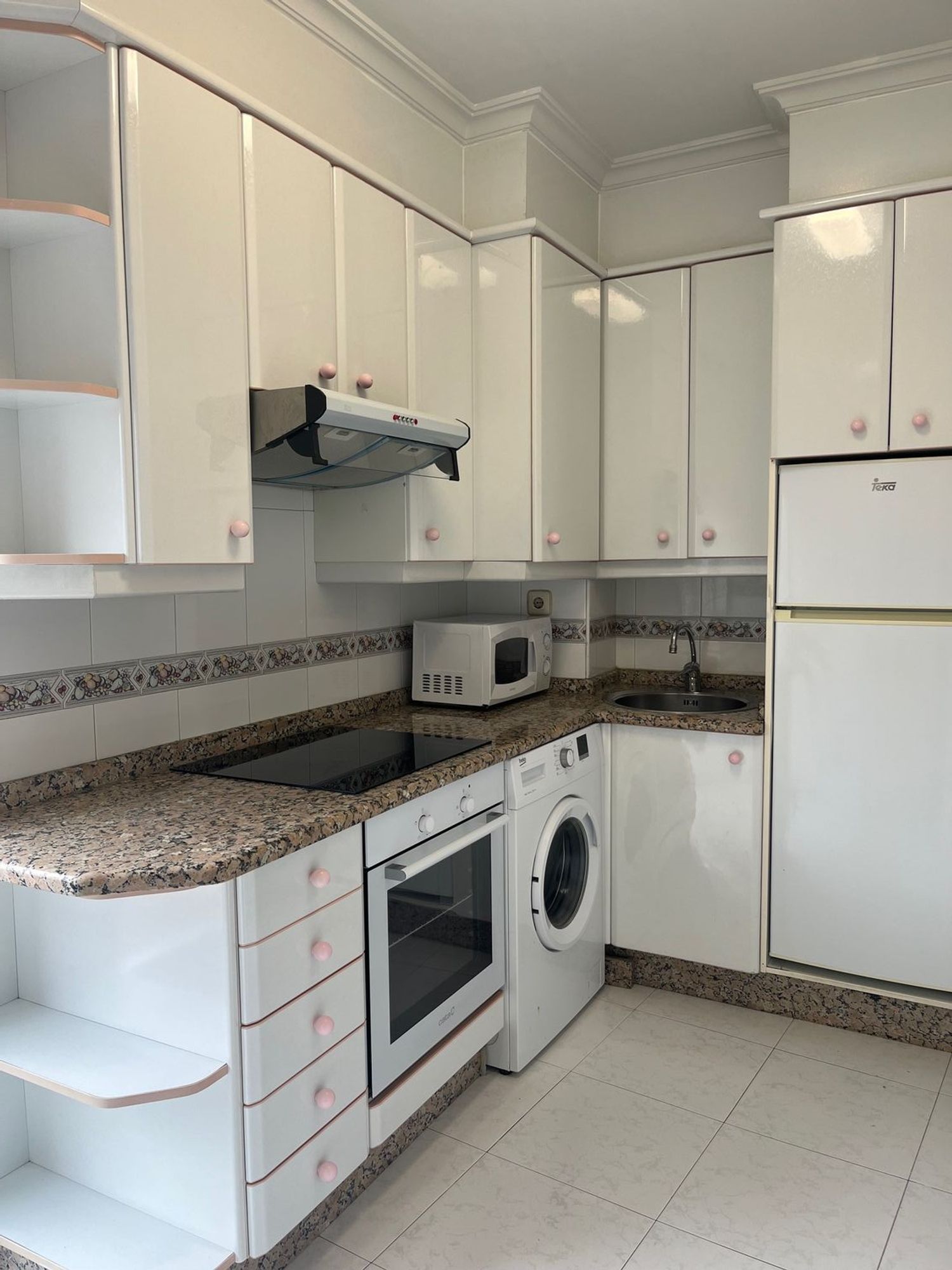 Piso en calle Teófilo Llorente, 69 - Foto 4