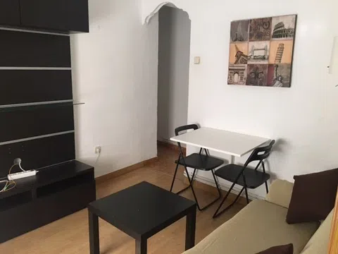 Piso en calle Embajadores, 133