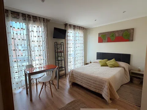 Estudio en calle da Ronda de Don Bosco, 52 - Foto 1