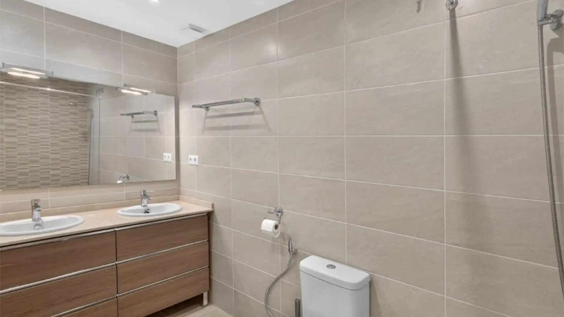 Casa adosada en  Calle Almería 64 - Foto 15