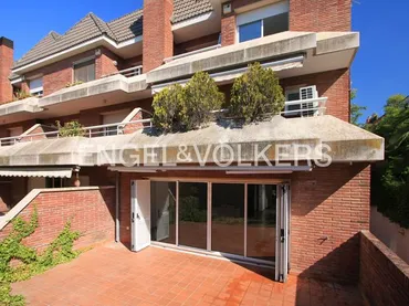 Chalet en L'Hospitalet de Llobregat - Foto 1