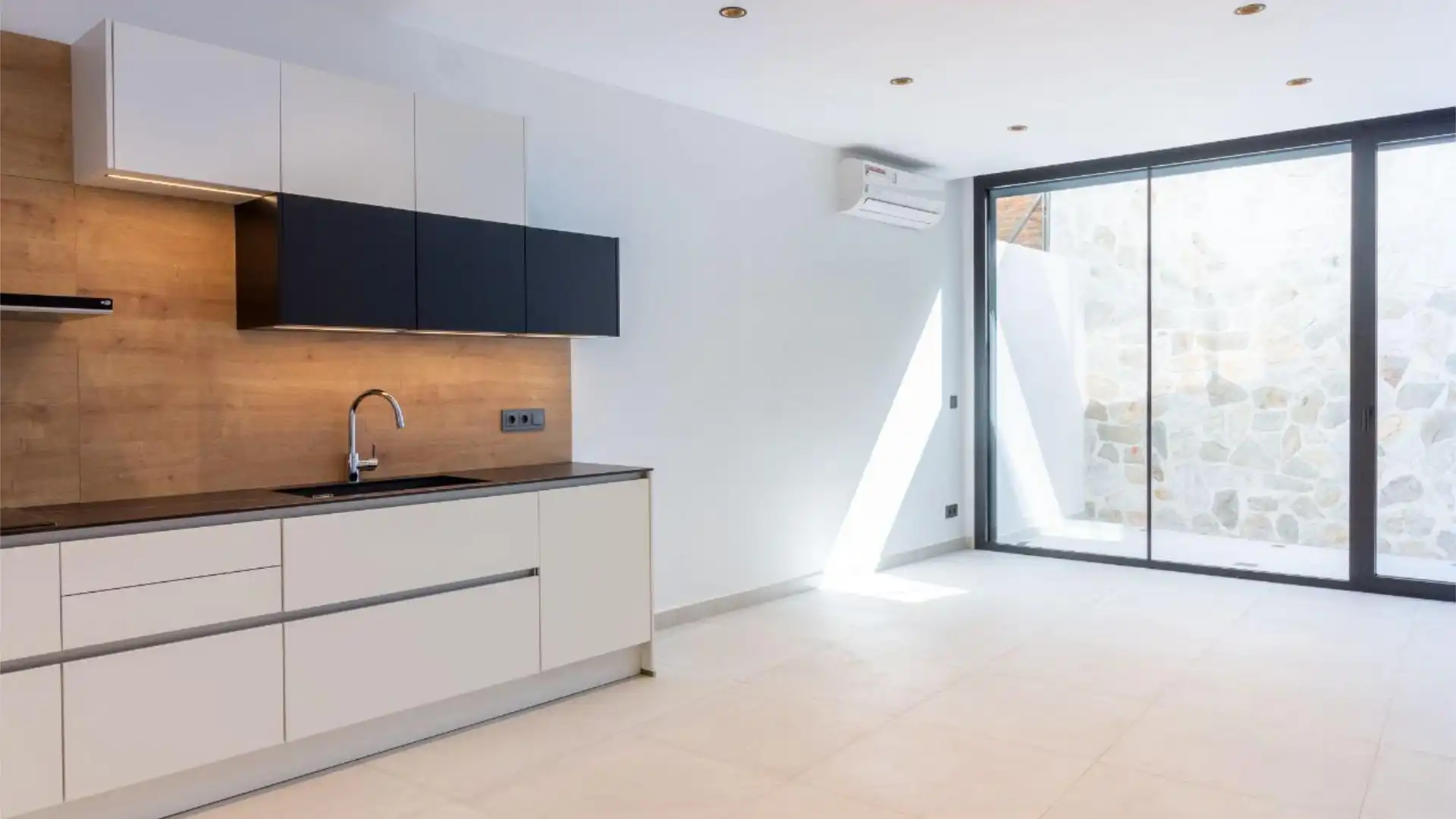 Casa adosada en  Carrer del Rector 31 - Foto 3