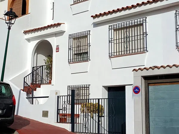 Chalet adosado en Calle Árbol Blanco, 51, El Cuartón - Heliomar - Foto 1