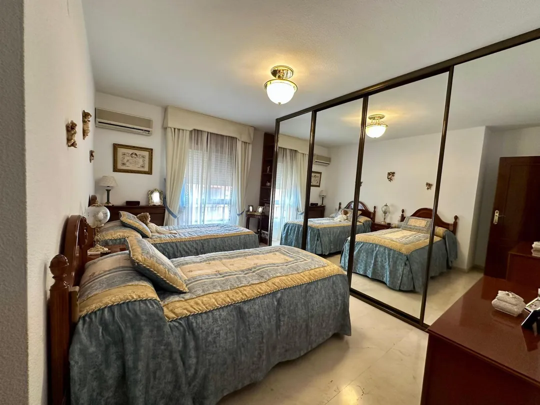 Piso en  Calle Torre de Peralada 3 - Foto 13