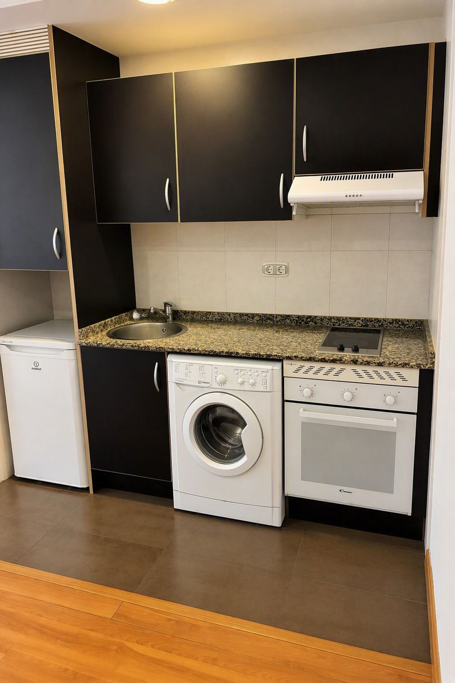 Estudio en Avenida Roma, 8, HUCA-La Cadellada - Foto 4