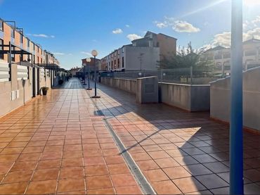 Casa adosada en  Camí de l'Om Blanc 66 - Foto 4