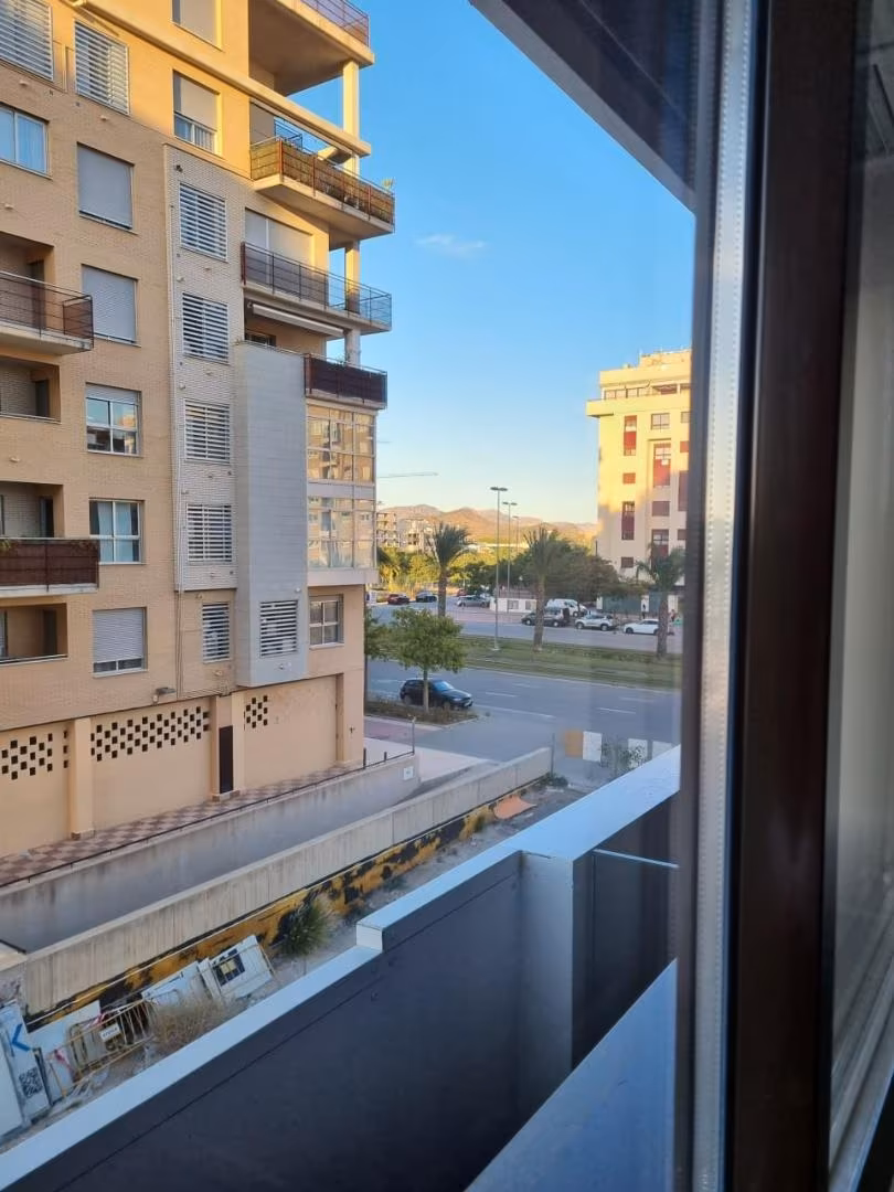 Piso en  Avenida Don Juan de Borbon 77 - Foto 4