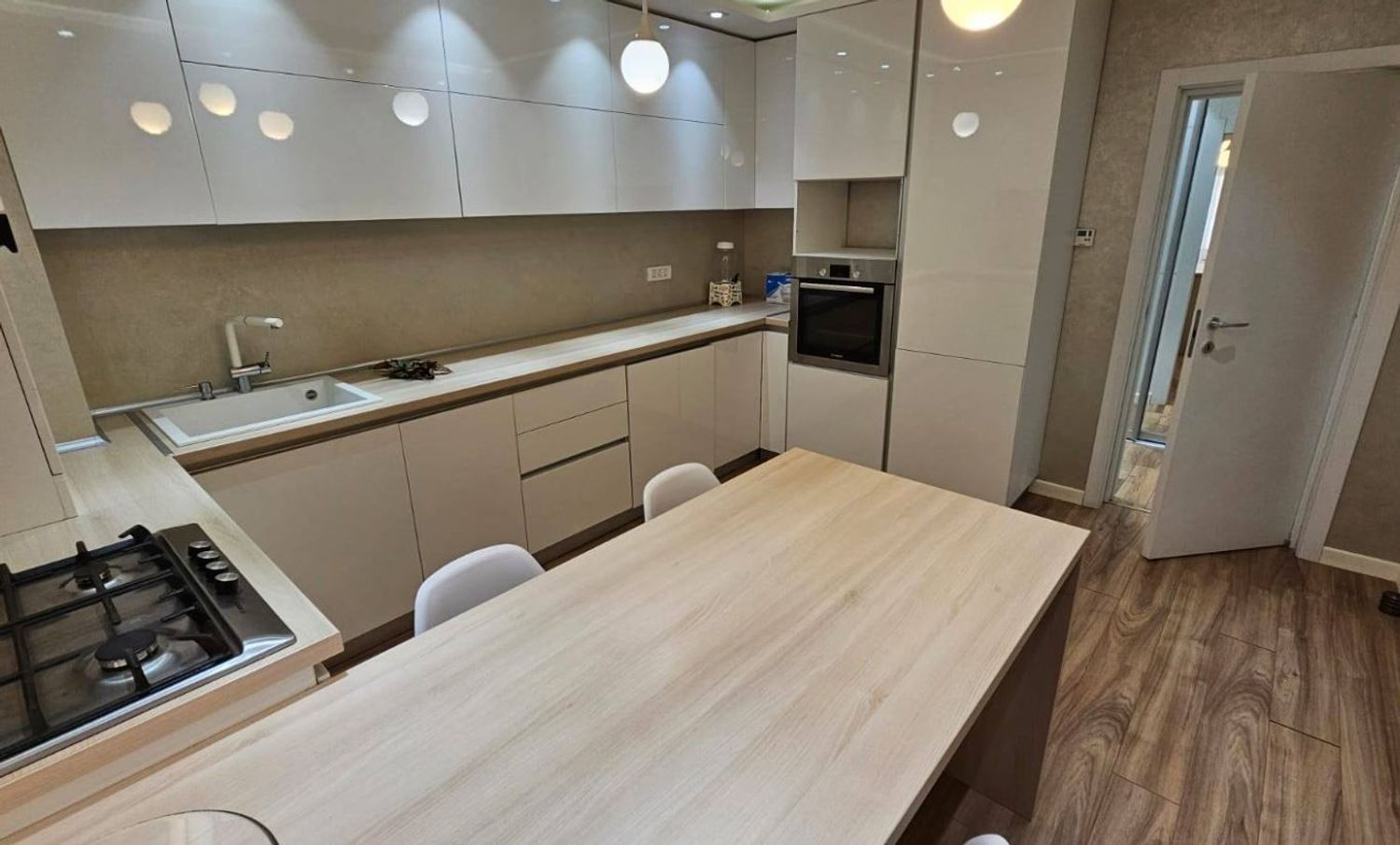 Piso en calle de Nàpols, 192 - Foto 1