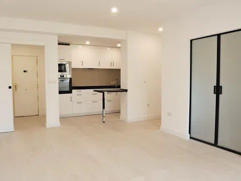 Piso en calle de Orense, 7