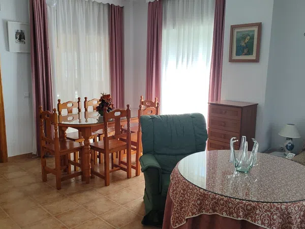 Chalet pareado en Gines - Foto 4