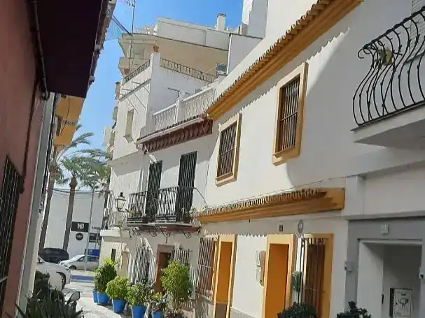 Casa adosada en  Calle Lucero 14 - Foto 2