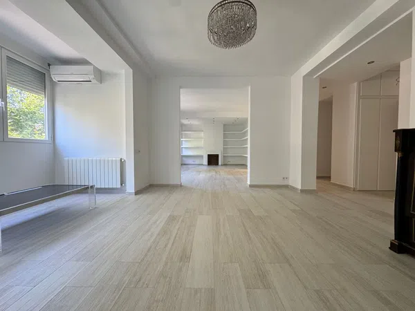 Piso en calle Velayos, 20