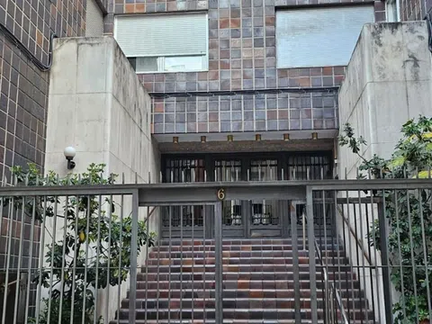 Piso en calle de la Princesa, 1