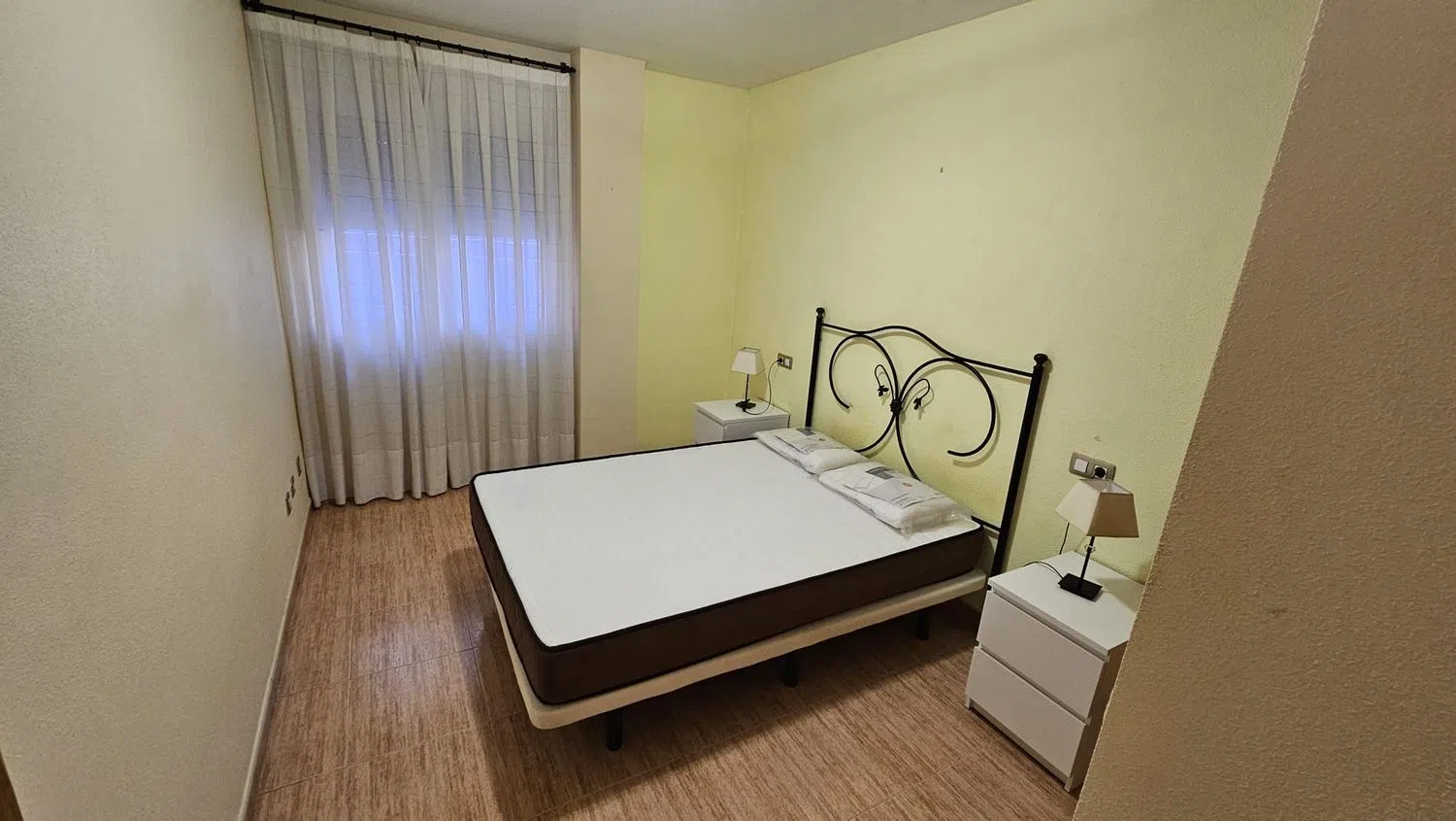 Piso en calle Escultor Noguera Valverde, 9 - Foto 2