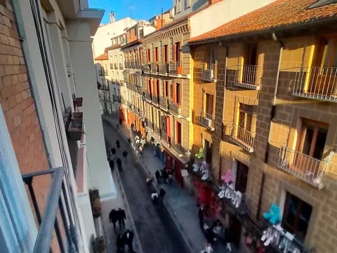 Piso en calle de la Cava Baja, 26