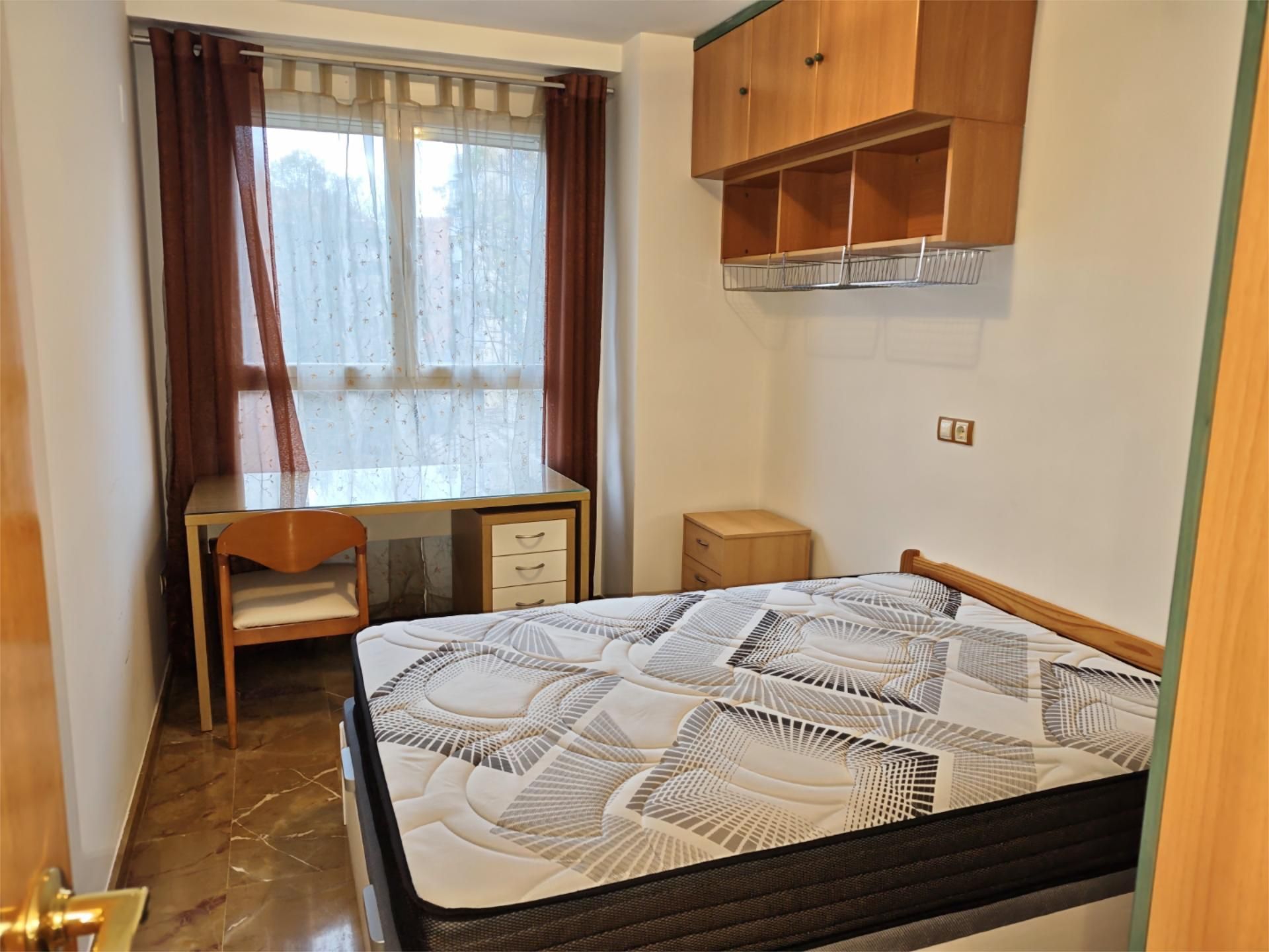 Piso en  Carrer del Pare Tomàs de Montañana 14 - Foto 2