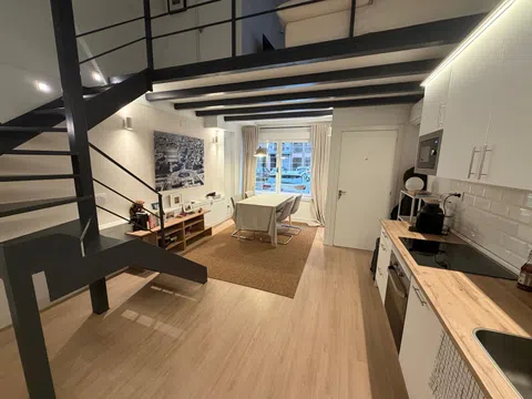 Piso en calle de Alustante, 4