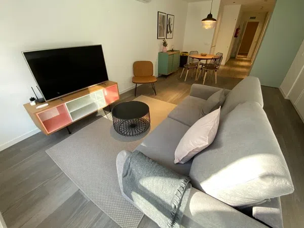 Estudio en avenida del Port, 40 - Foto 1