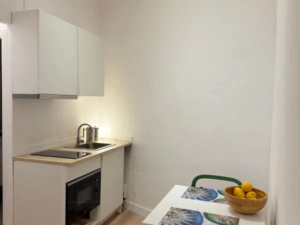 Estudio en avenida Lluís Companys i Jover, 27 - Foto 8