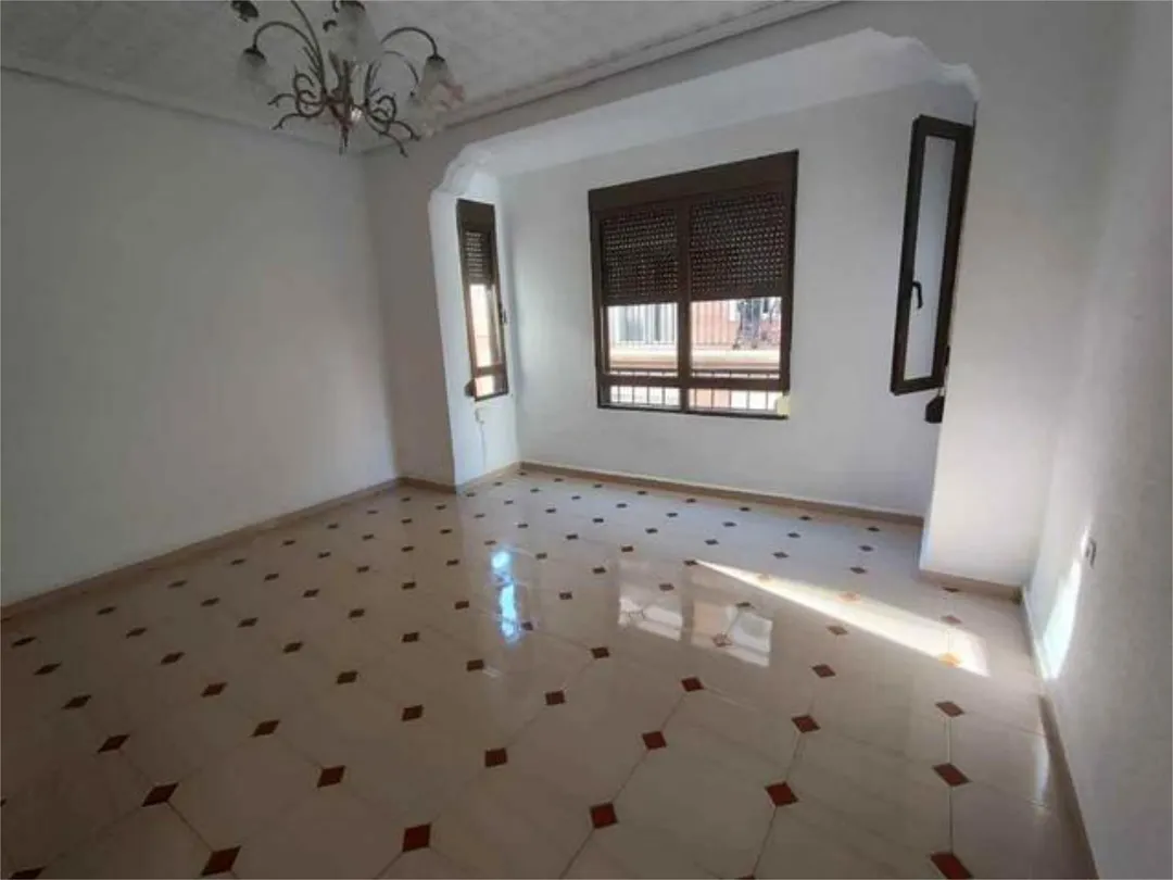 Piso en Avenida del Puerto - Foto 1