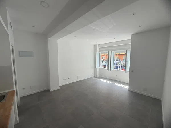 Estudio en Avenida Reyes Católicos, 35 - Foto 1