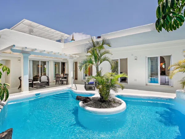 Chalet adosado en Calle Pardelas, 7, Corralejo, Corralejo - Foto 1