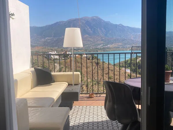 Chalet adosado en Viñuela - Foto 1