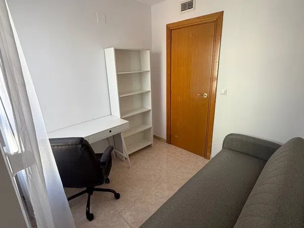 Piso en Calle de Santa Genoveva Torres, 26, Sant Llorenç, València - Foto 2