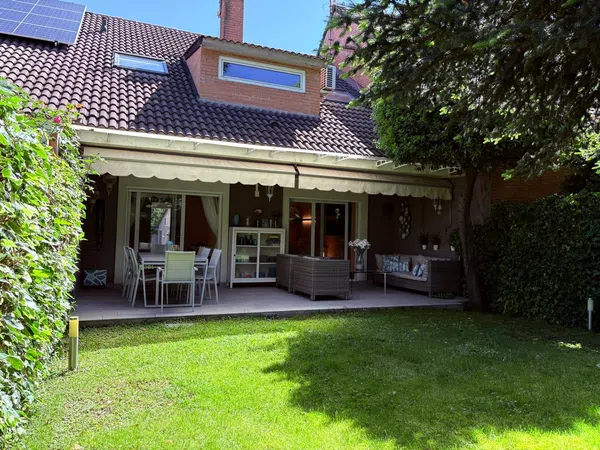 Chalet adosado en Amparo - Foto 2