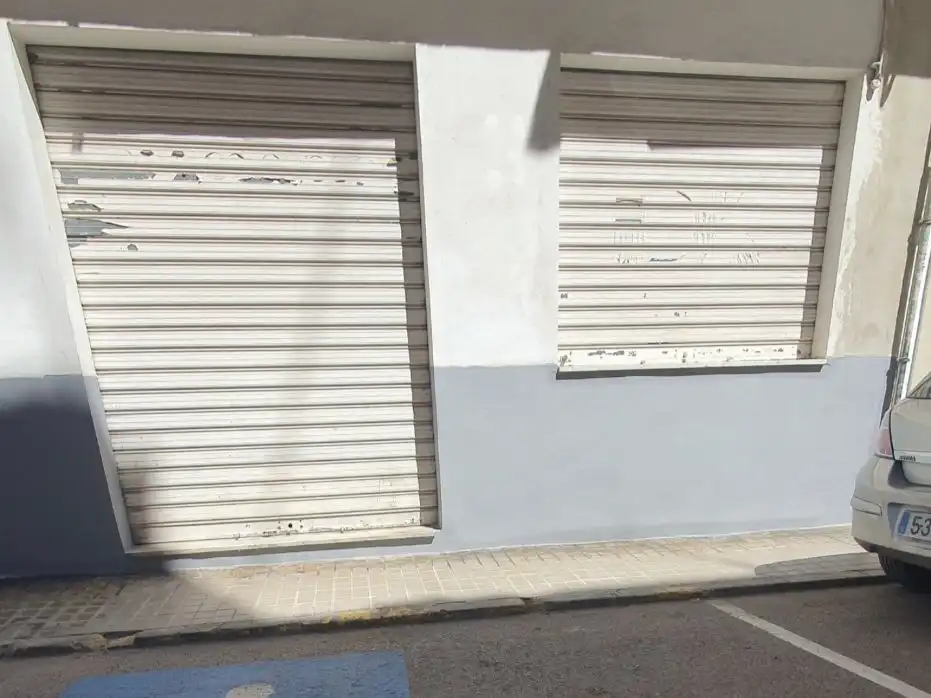Local comercial en  Carrer de Ramón y Cajal 30 - Foto 4
