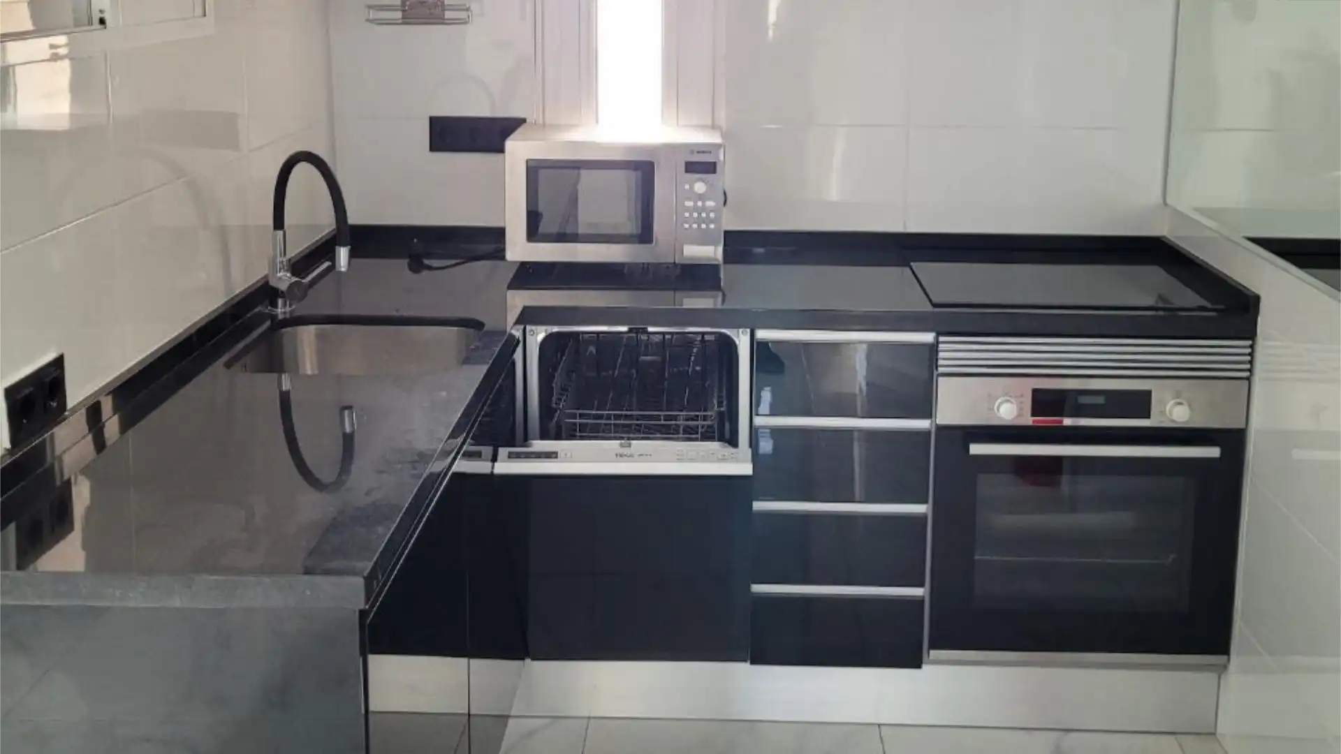 Piso en  Calle Martínez Catena 6 - Foto 2