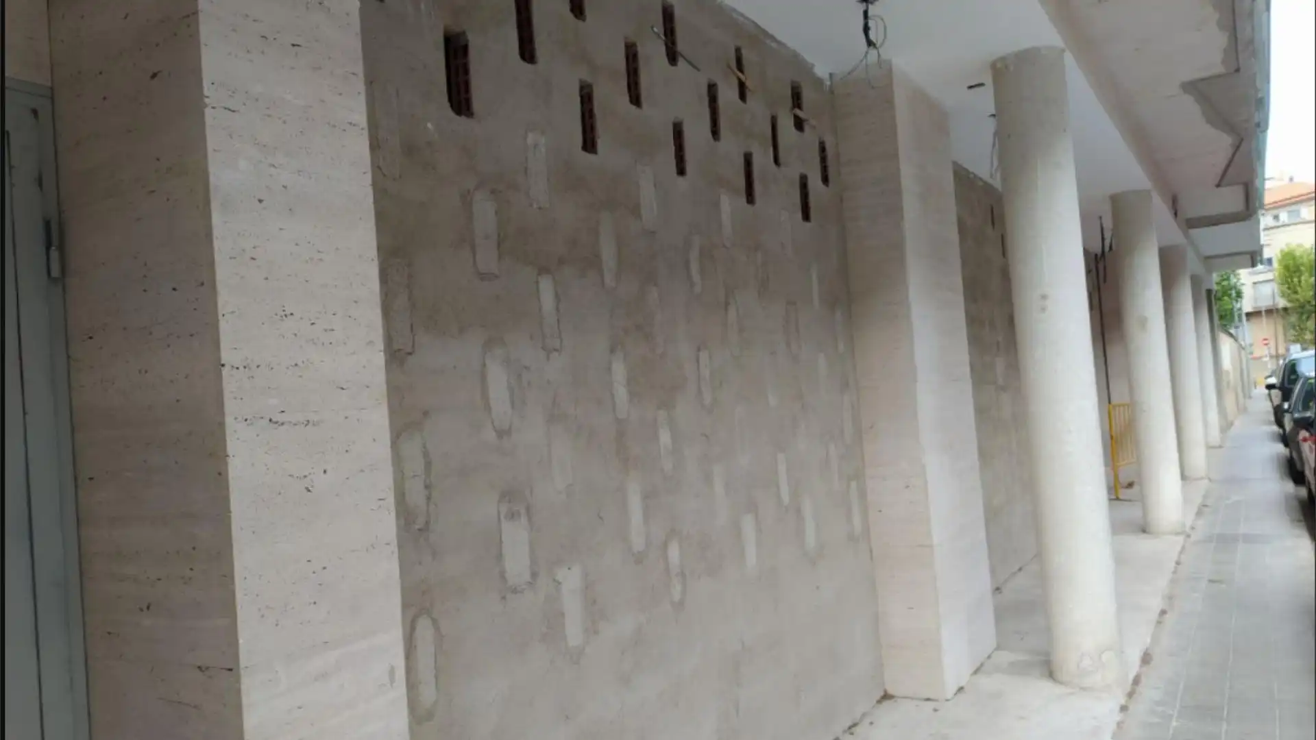 Local comercial en  Carrer del Bisbe Robuster 18 - Foto 2