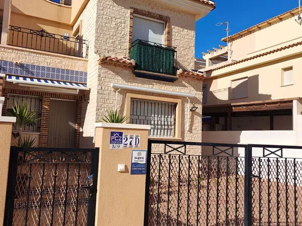 Chalet adosado en Avenida de Europa, 27 d - Foto 1